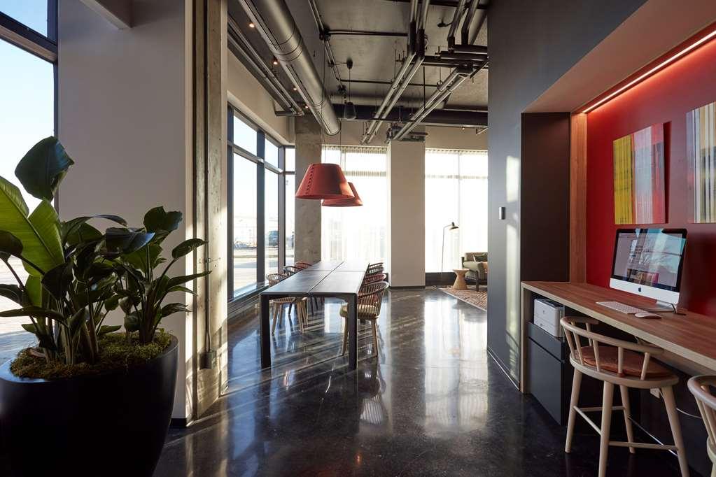 Alt East Village Hotel 3*